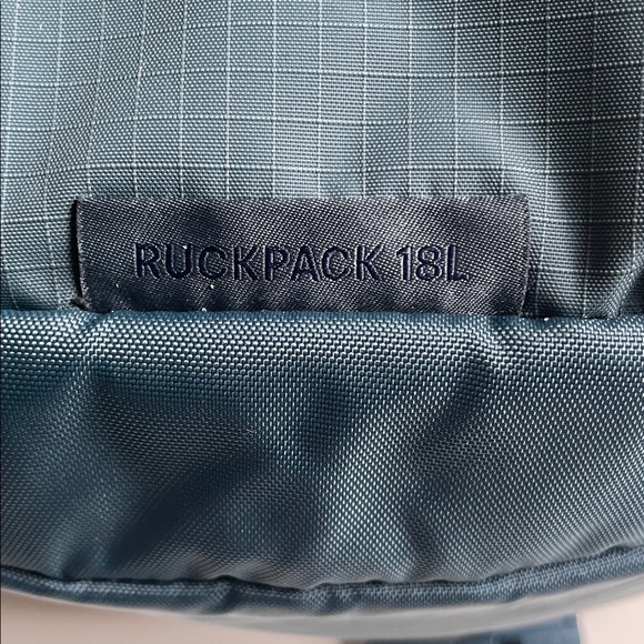 REI Ruckpack 18L Blue Backpack - Picture 2 of 7